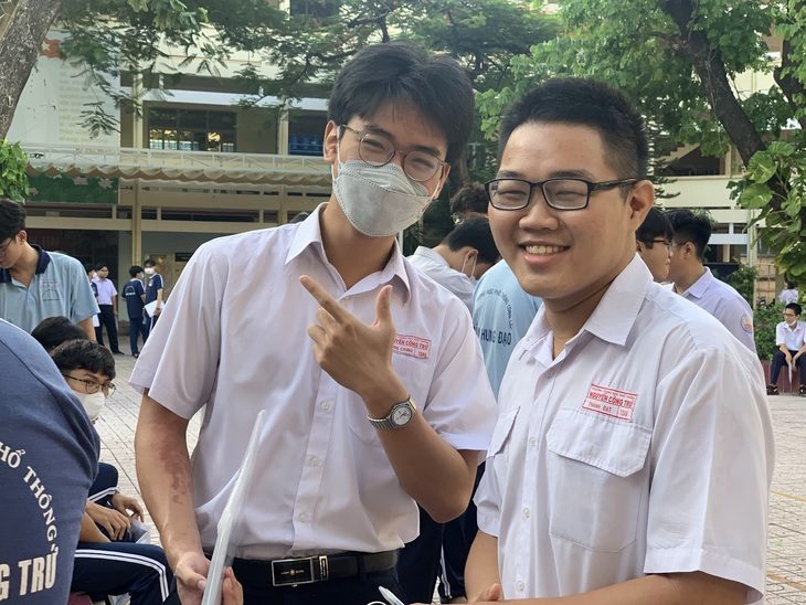 4 ngày đăng ký thử nghiệm nguyện vọng xét tuyển đại học - Ảnh 1. Thí sinh tham gia kỳ thi tốt nghiệp THPT năm 2023 tại TP.HCM - Ảnh: TRẦN HUỲNH